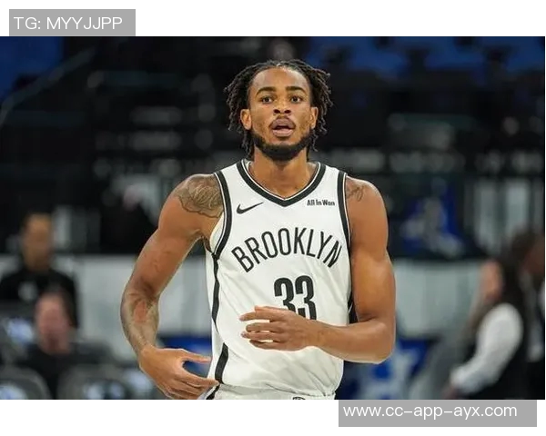 克拉克斯顿全能表现助球队取胜18分10板6助2断3帽展现实力